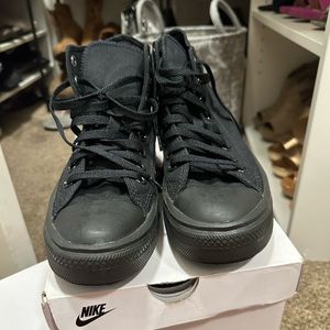 Black converse size 7 good condition